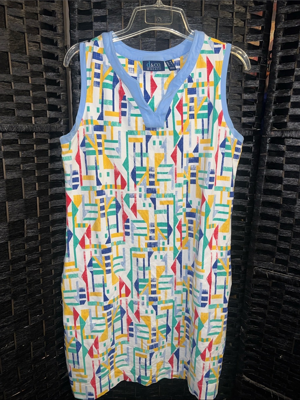 d&Co Beach Multicolor Geometric Sleeveless Shift Dress size M 2 front pockets!